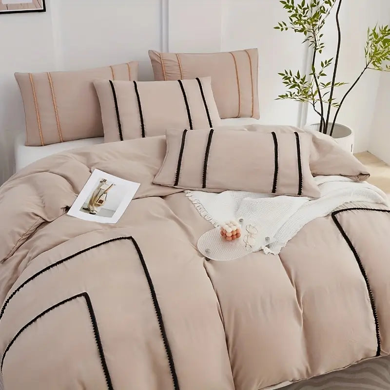 Corner Bliss Small Pom Lace Cotton Duvet Cover Set