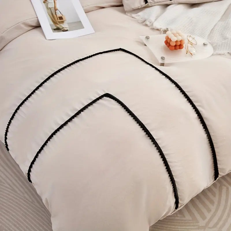 Corner Bliss Small Pom Lace Cotton Duvet Cover Set