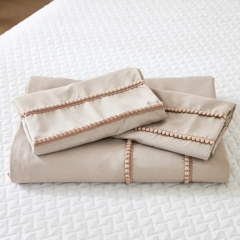 Corner Bliss Small Pom Lace Cotton Duvet Cover Set