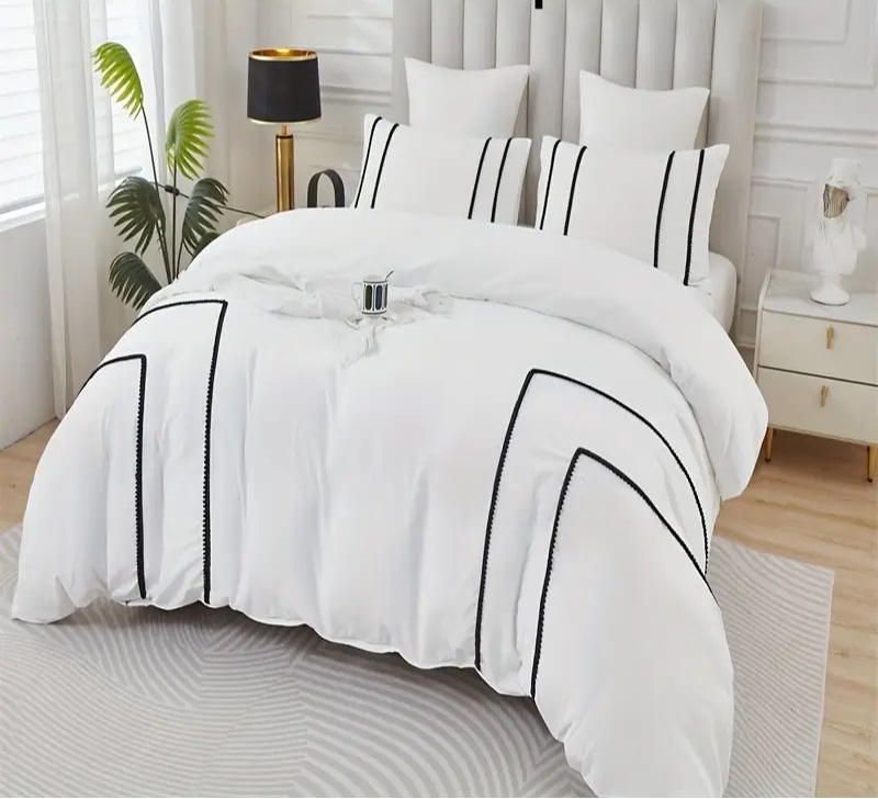 Corner Bliss Small Pom Lace Cotton Duvet Cover Set